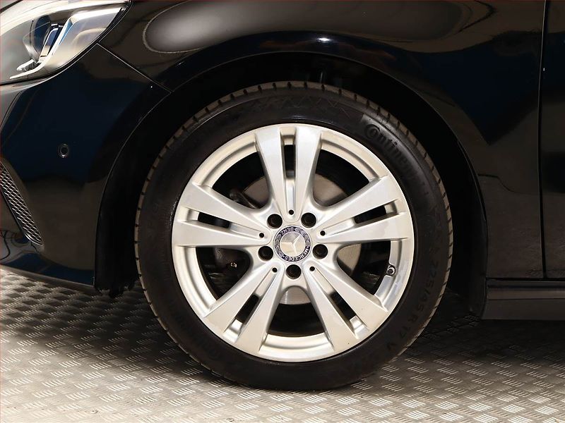Mercedes-Benz Třídy A (2016) A 180 d, Automat, Kůže - fotka 12 z 16