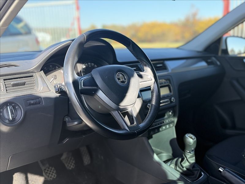 Škoda Rapid 1,2 TSI +SADA ZIMNÍCH KOL - fotka 10 z 26