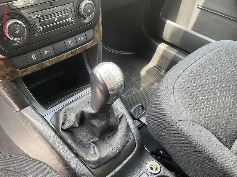 Škoda Yeti (2010) 1.4 TSi, Experience, TZ - fotka 16 z 18