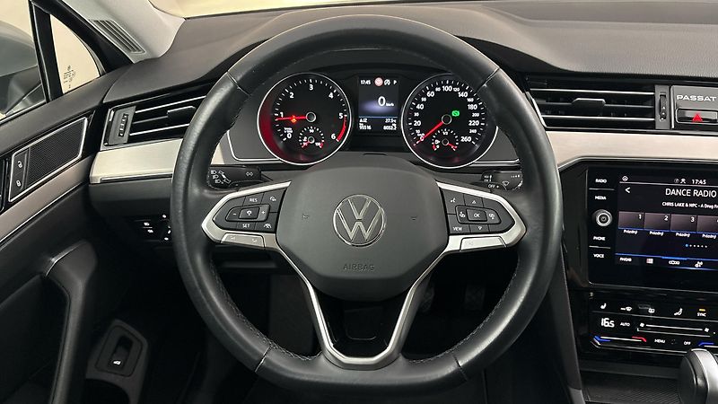 Volkswagen Passat 2.0 TDI DSG Elegance Variant - fotka 9 z 27
