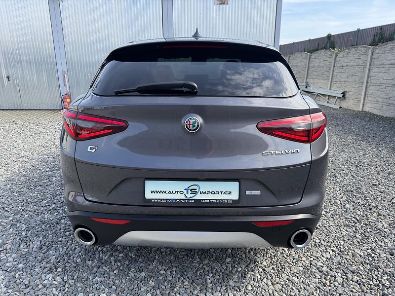 Alfa Romeo Stelvio 2.2JTDM Q4 4x4 210PS VELOCE 1A - fotka 12 z 167
