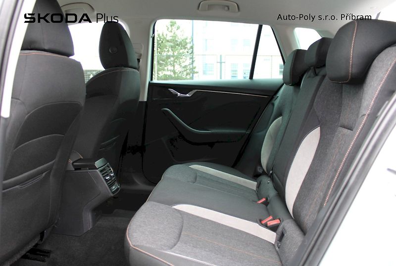 Škoda Kamiq (2025) Top Selection 1.0TSI / 85kW 7° - fotka 21 z 24