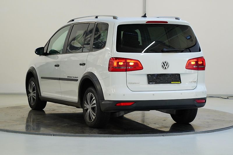 Volkswagen Touran - fotka 3 z 6