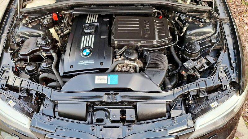 BMW Řada 1 135i e82 Mpacket - fotka 8 z 43