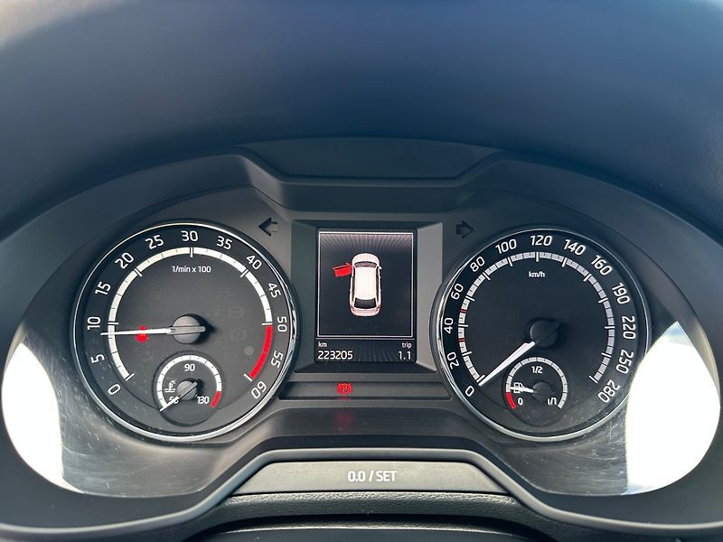 Škoda Octavia (2015) RS 2,0TDI 135Kw - fotka 19 z 32