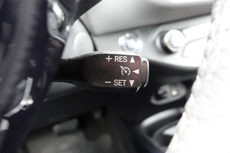 Toyota Yaris 1.33 VVT-i Multidrive S Bi-ton - fotka 26 z 28