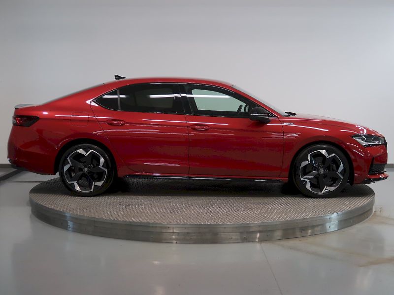 Škoda Superb (2025) SPORTLINE 2.0TSI 195KW 4x4 DSG - fotka 8 z 48