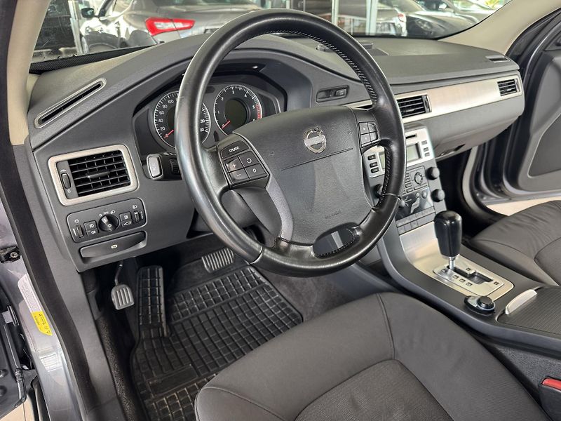Volvo S80 D5 AUT*136kW*Nav*Tažné*TopStav - fotka 9 z 28