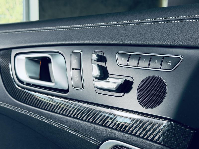 Mercedes-Benz SL (2016) 63 AMG CARBON INT TOP KEYLESS  - fotka 16 z 43