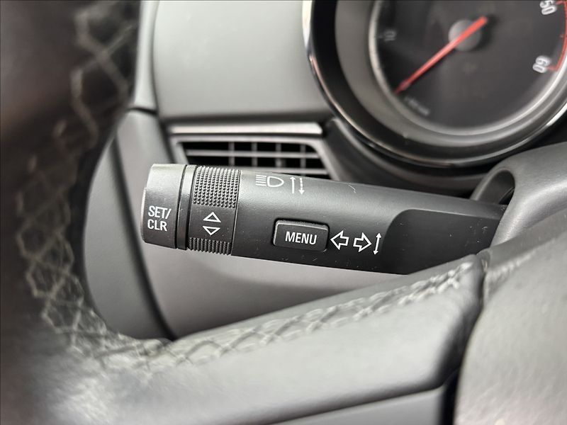 Opel Zafira 2,0 96kW VÝHŘEV SENZORY DPH ČR - fotka 11 z 35