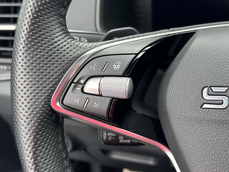 Škoda Karoq (2025) 2.0 TDI 4x4 DSG SportLine - fotka 21 z 34
