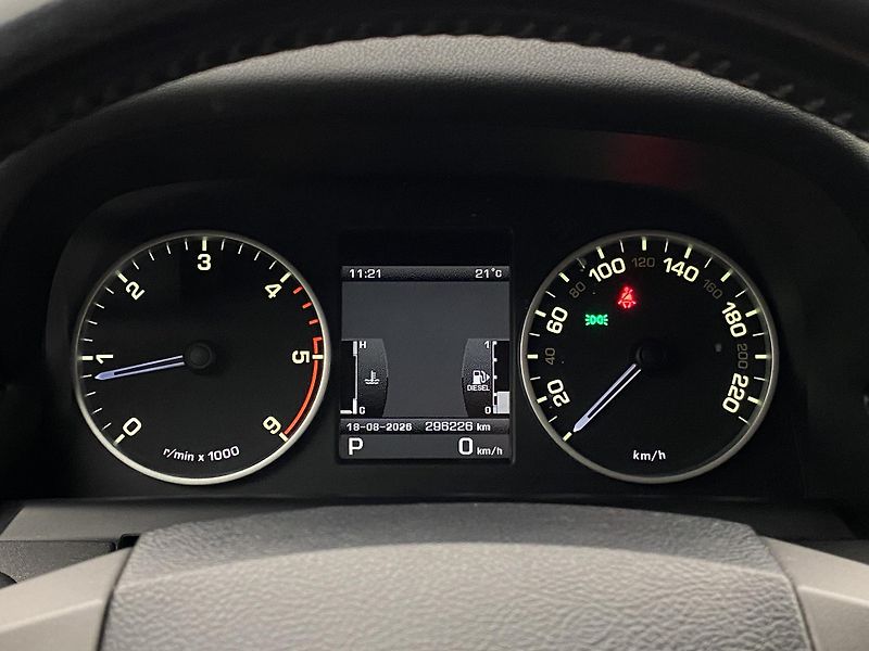 Land Rover Discovery 4 SDV6 SE AWD AUT CZ - fotka 25 z 41