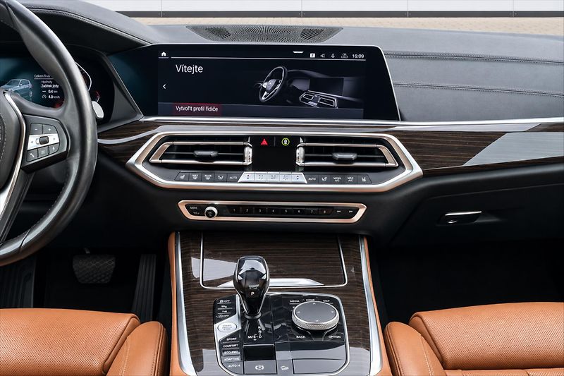 BMW X5 xDrive 195kW SERVISNÍ KNIHA ČR - fotka 12 z 17