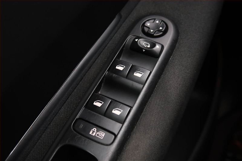 Peugeot 5008 (2012) 2.0 BlueHDi, Tempomat - fotka 16 z 17