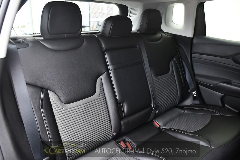 Jeep Compass 1.5l GSE T4 48V e-Hybrid - fotka 19 z 52