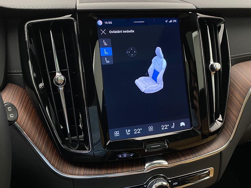 Volvo XC60 T8 AWD ULTRA BRIGHT REZERVACE - fotka 57 z 64