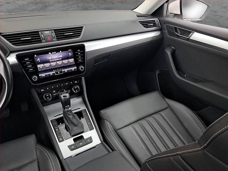 Škoda Superb (2021) Ambition 2.0 TSI - fotka 8 z 19