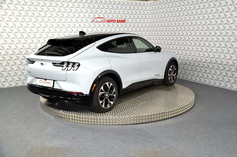 Ford Mustang Mach-E (2024) 98,7kWh PrD Prem AWD AT - fotka 6 z 21
