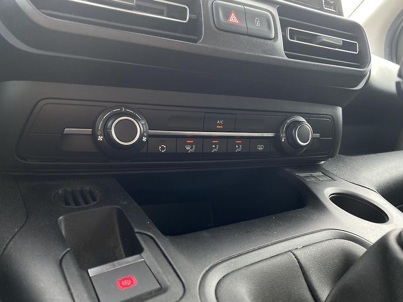 Peugeot Rifter (2021)  ALLURE 1.5 BlueHDi 100 MAN6 - fotka 19 z 22