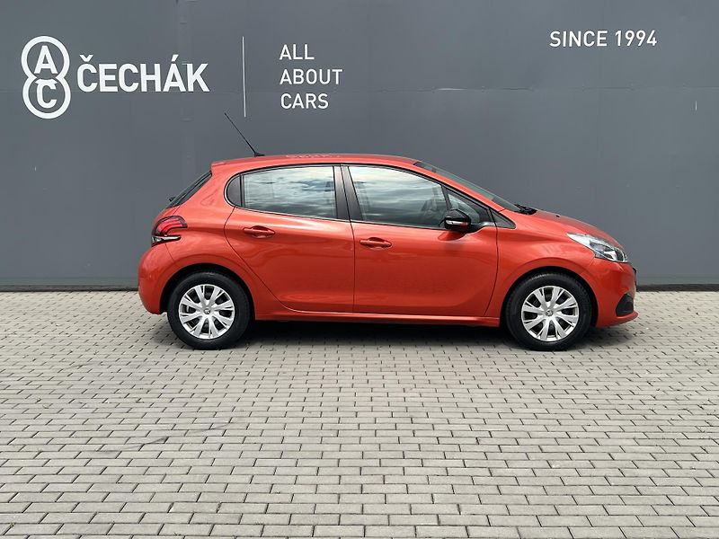 Peugeot 208 1.2*Servis*Tempomat*DPH* - fotka 4 z 37