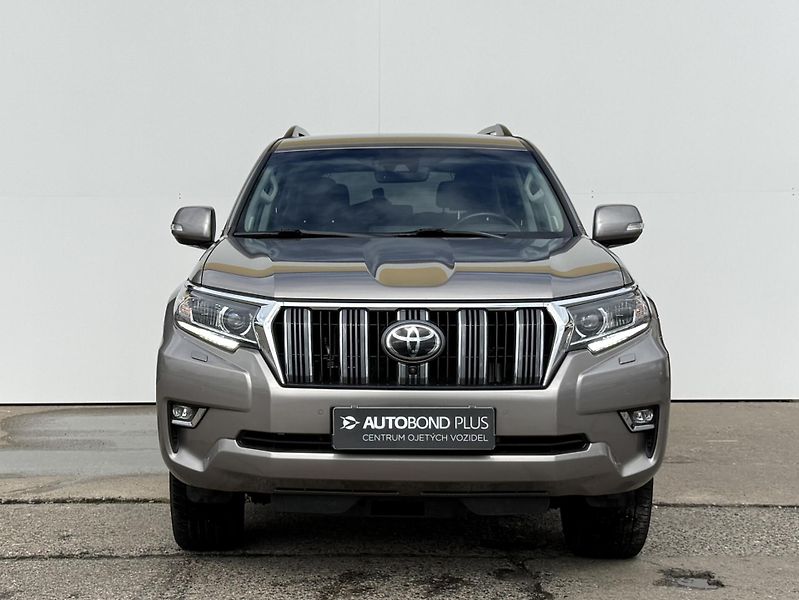 Toyota Land Cruiser 2.8 D-4D AT AWD 130 kW Executi - fotka 4 z 28