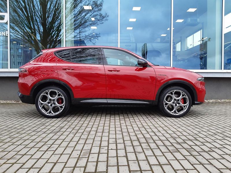 Alfa Romeo Tonale (2023) 1,3 PHEV 280 PS  Veloce - fotka 6 z 48