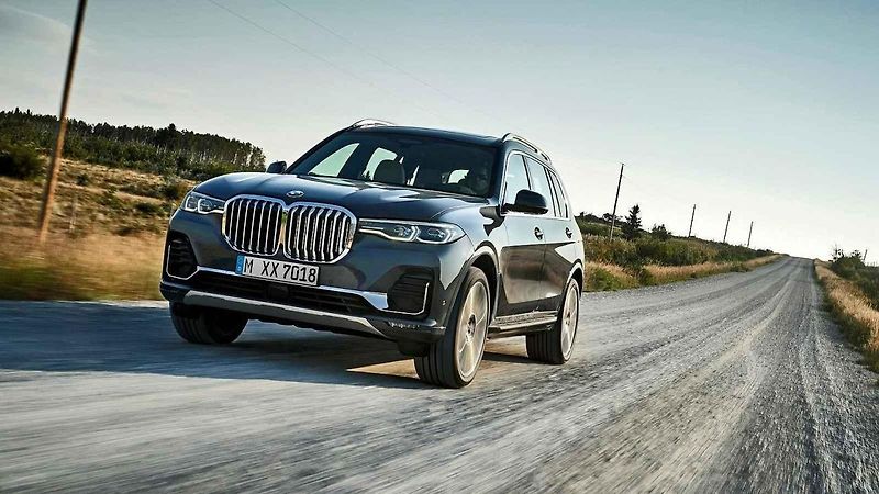 BMW X7 vs. Mercedes GLS vs. Volvo XC90 vs. Audi Q7