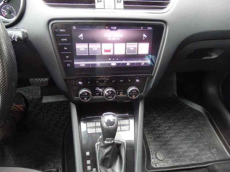 Škoda Octavia 1.6 TDI 85 kW NAVIGACE - fotka 15 z 18