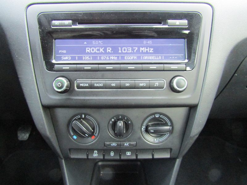 Škoda Rapid (2015) 1.2 TSI 63kW - fotka 33 z 36