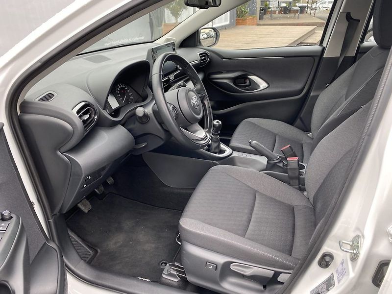 Toyota Yaris 1.5i, ČR-1m, ComTech, záruka - fotka 11 z 31