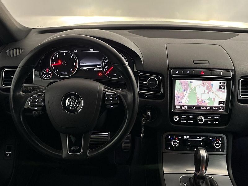 Volkswagen Touareg (2015) Exclusive V6 3,0 TDI  - fotka 10 z 35