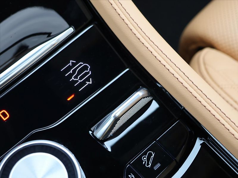 Jeep Grand Cherokee 2,0 4xe Summit Plug-In CZ DPH - fotka 36 z 90