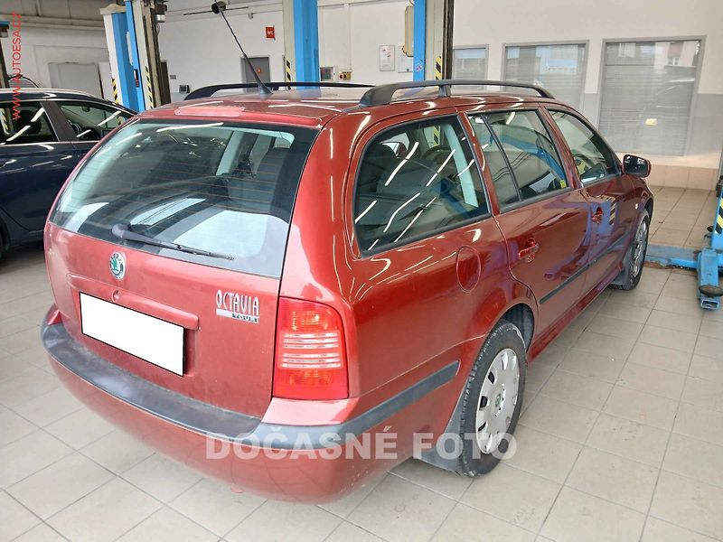 Škoda Octavia (2007) 1.9 TDi, 2.maj,ČR, Tour, AC - fotka 2 z 3