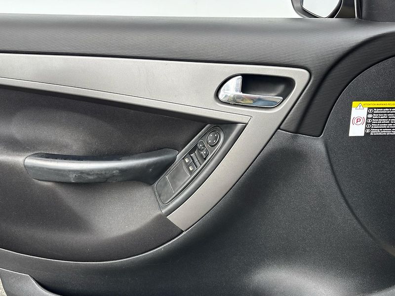 Citroën C4 Picasso MPV - fotka 13 z 24