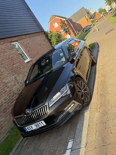 Škoda Superb (2020) Velice zachovale auto - fotografie inzerátu