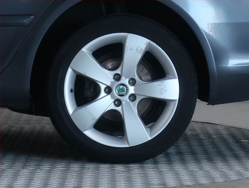 Škoda Octavia (2012) Elegance 2.0 TDI, Navi - fotka 15 z 18