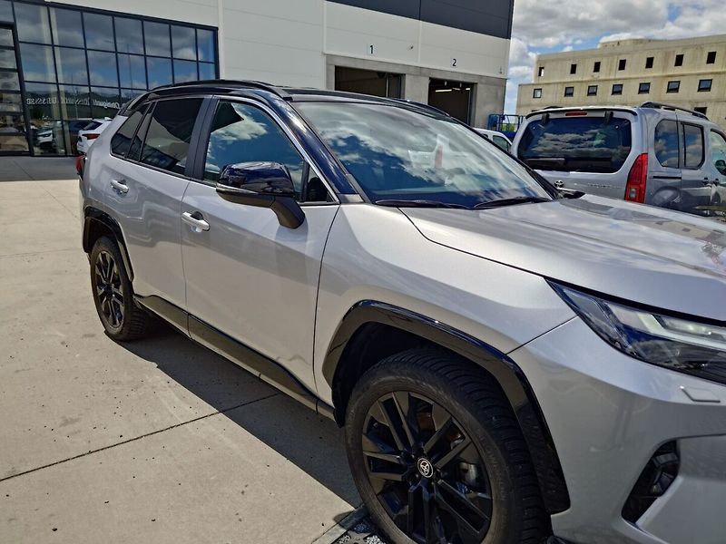 Toyota RAV4 SELECTION 4x4 2.5L HYBRID - fotka 9 z 14