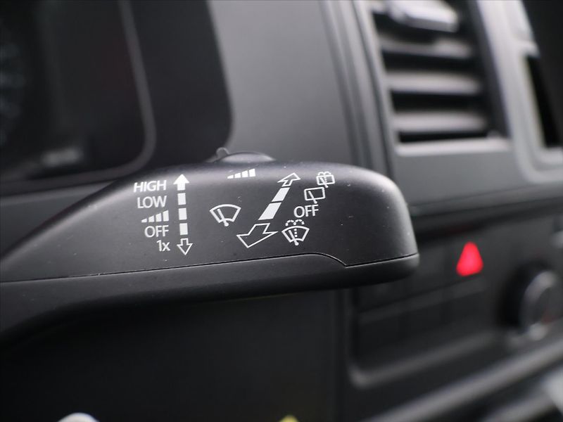 Volkswagen Transporter 2,0 TDI 75kW 6-Míst CZ DPH - fotka 18 z 30