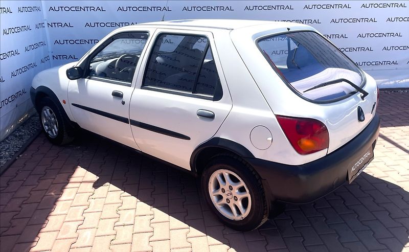Ford Fiesta 1,3 i,STK 8/27 - fotka 6 z 19