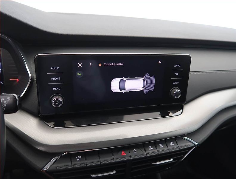 Škoda Octavia (2023) Ambition 2.0 TDI, ČR,1.maj - fotka 18 z 24