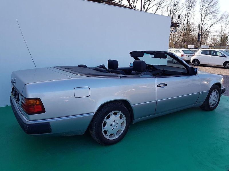 Mercedes-Benz Ostatní 300 CE-24CA KABRIO - fotka 8 z 21