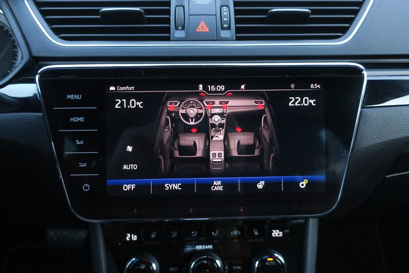 Škoda Superb (2017) 2.0 TDI 140kW 4x4 L&K DSG - fotka 30 z 50