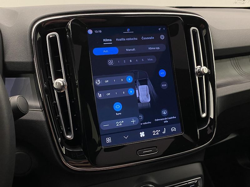 Volvo C40 PURE ELECTRIC RECHARGE PLUS - fotka 40 z 57