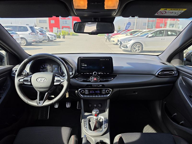 Hyundai i30 (2022) 1,5 TGDI 117kW N Line HB - fotka 11 z 16