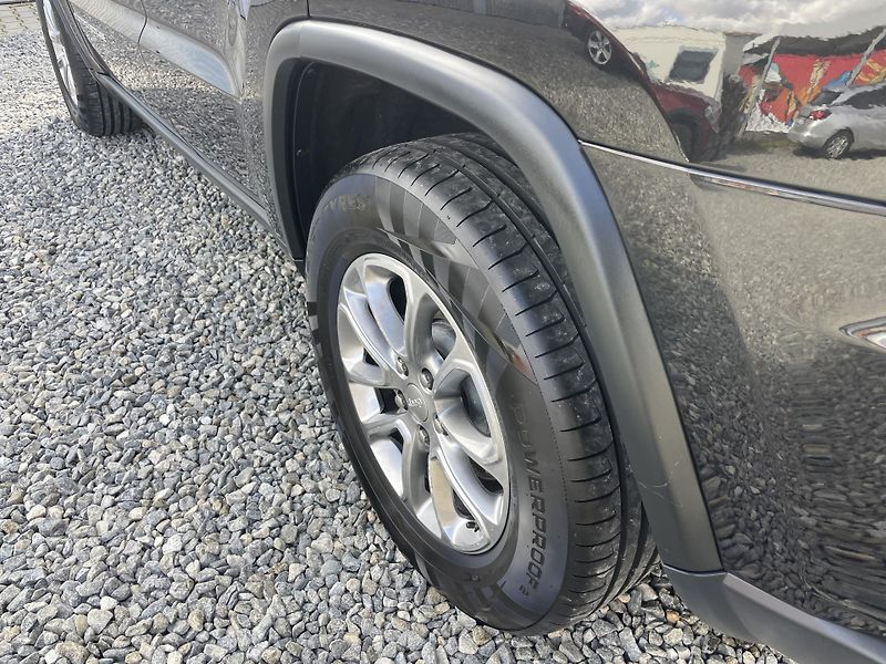 Jeep Grand Cherokee 3.0CRDi 4x4 250PS LIMITEED TOP - fotka 37 z 177