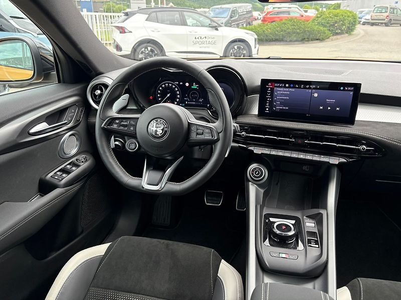 Alfa Romeo Tonale (2026) Sport Speciale 1.5 Turbo Ibrid - fotka 13 z 16