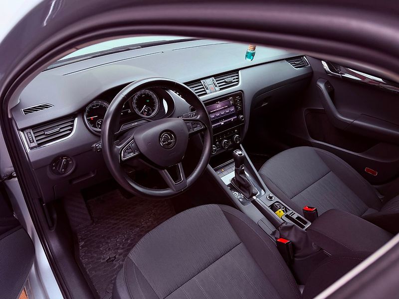 Škoda Octavia 2.0 TDi DSG Style, ČR - fotka 15 z 28