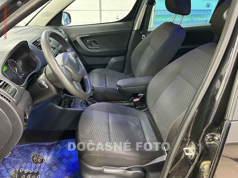 Škoda Roomster (2010) 1.2TSi, 1.maj, servis.kniha - fotka 3 z 3