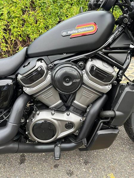 Harley-Davidson (2024) RH 975S Nightster Special - fotka 10 z 12