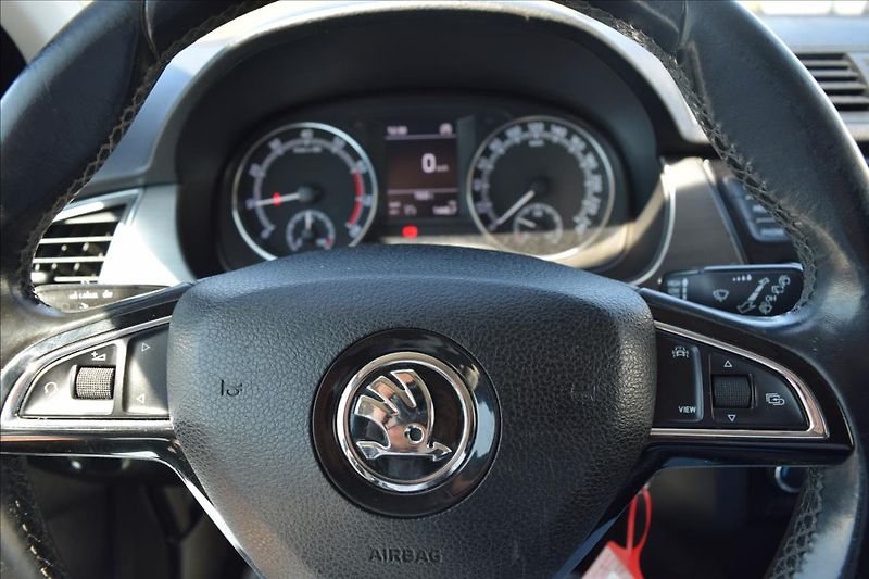 Škoda Fabia 1,0 MPI 55KW VÝHŘEV ALU LPG - fotka 41 z 52